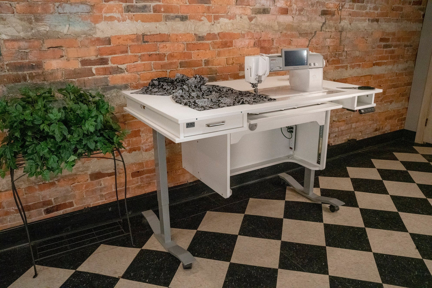 HORN 9000 Ergonomic Sewing Cabinet